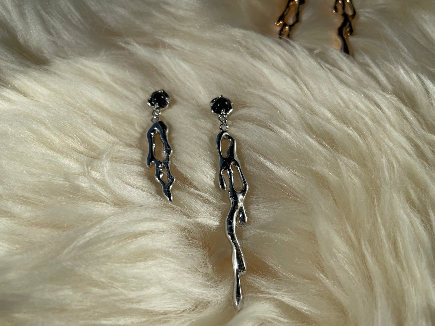 Vintage style flow earrings