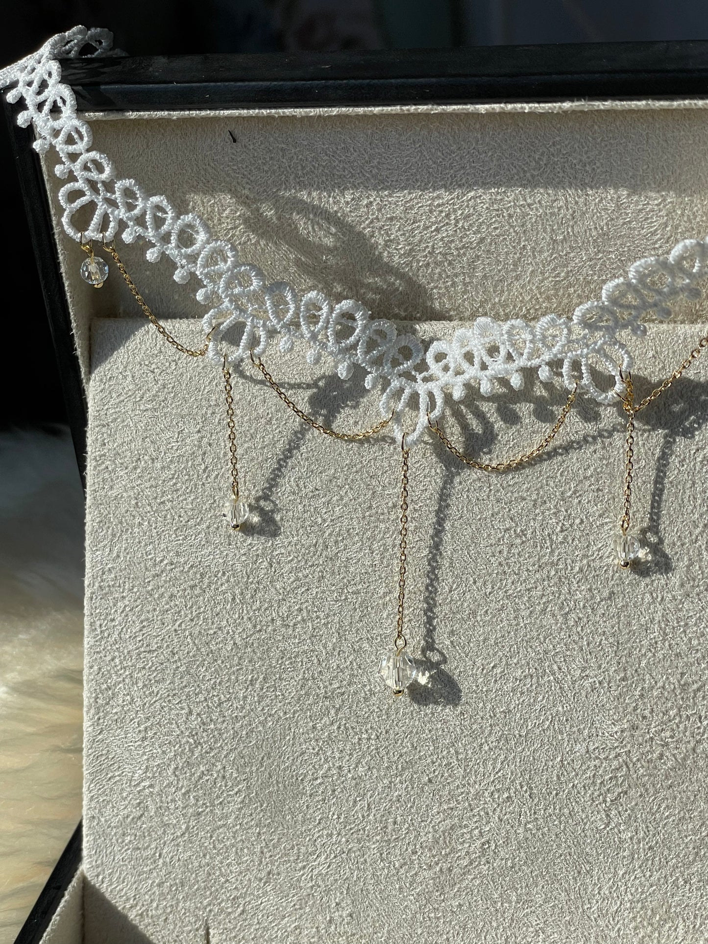 Lace necklace with pendants