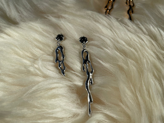 Vintage style flow earrings