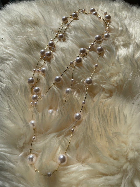 Vintage long faux pearl necklace