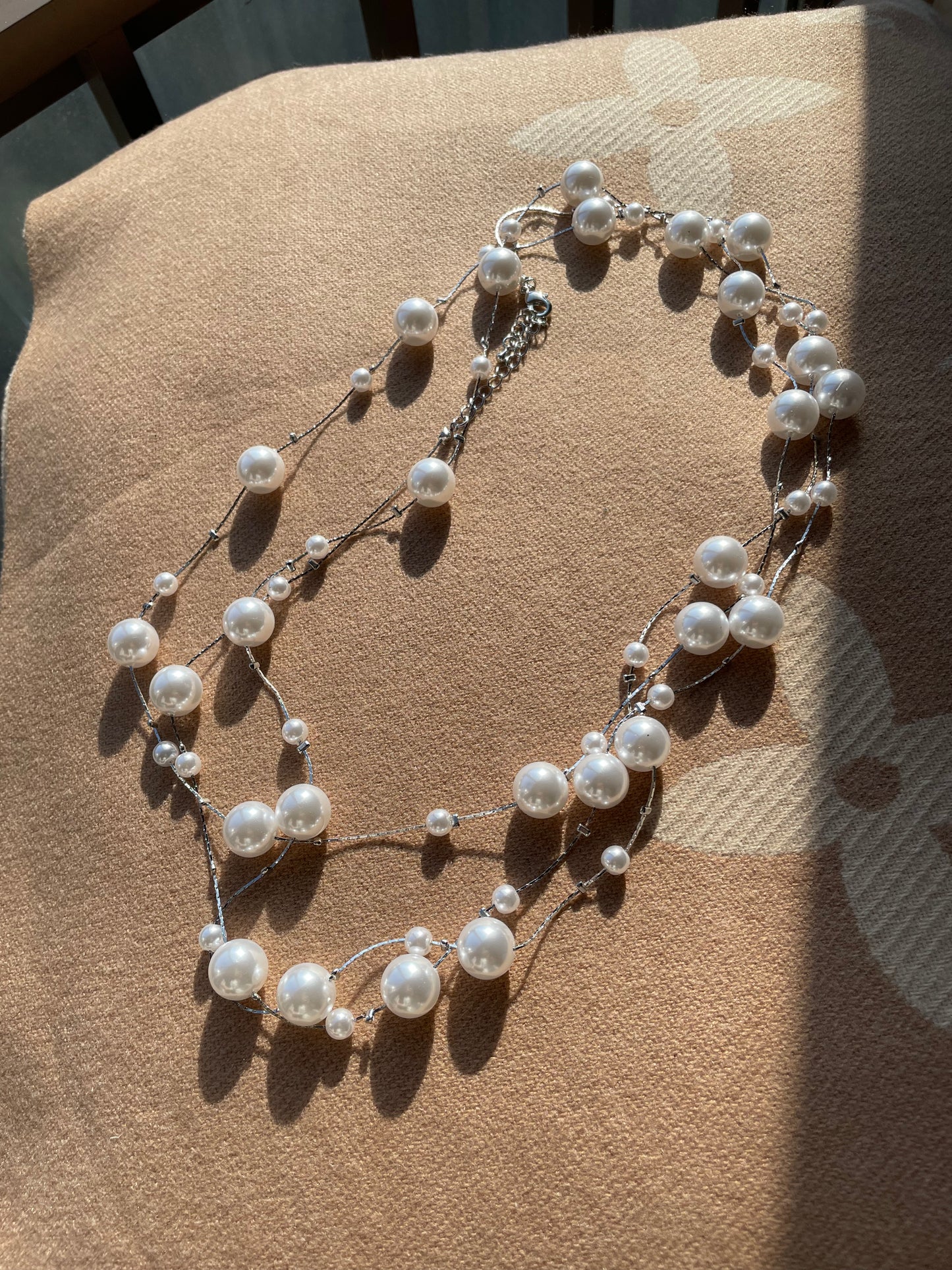 Vintage long faux pearl necklace